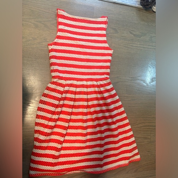Elle Red and White Striped A-Line Dress Women’s size 2 - Picture 8 of 8